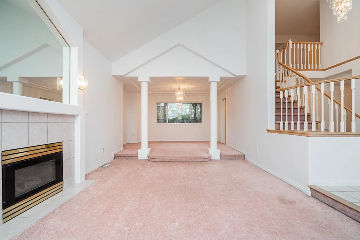 Dining Area Photo of 17072 103 Avenue, Surrey, BC