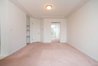 Basement Recreation Room Photo of 17072 103 Avenue, Surrey, BC