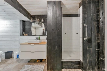 Primary Bathroom Photo of 20288 43a Avenue, Langley, BC