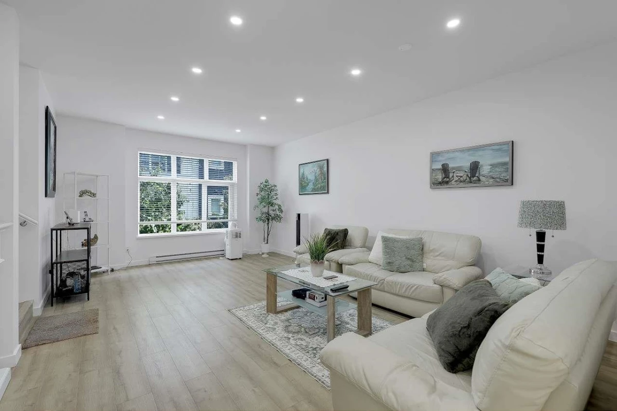 Family Room Photo of 8 10433 158 Street, Surrey, BC