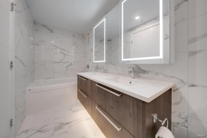 Hallway Photo of 606 6398 Silver Avenue, Burnaby, BC