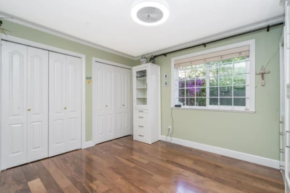 Office / Den Photo of 106 15342 20 Avenue, Surrey, BC