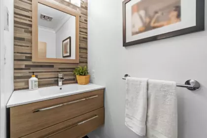 Guest Bathroom Photo of 1610 Ross Road, North Vancouver, BC