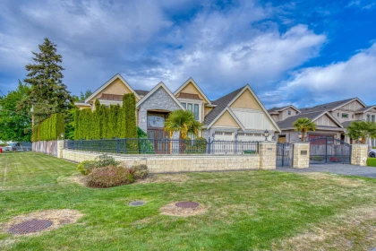 Backyard Photo of 7560 Chelsea Road, Richmond, BC