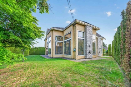 Garden / Landscaping Photo of 7560 Chelsea Road, Richmond, BC