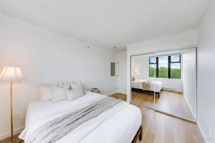 Bedroom 3 Photo of 604 5933 Cooney Road, Richmond, BC