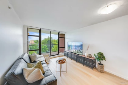 Breakfast Nook Photo of 604 5933 Cooney Road, Richmond, BC