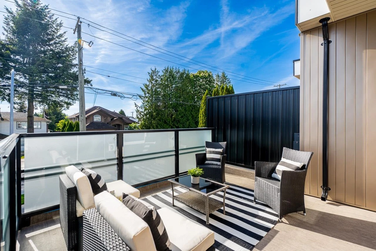 Family Room Photo of 102 7472 124 Street, Surrey, BC