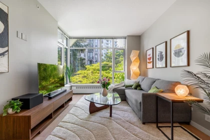 Breakfast Nook Photo of 202 135 W 2nd Street, North Vancouver, BC