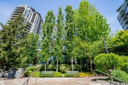 Front Yard Photo of 202 135 W 2nd Street, North Vancouver, BC