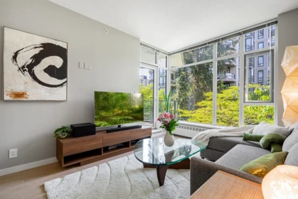 Kitchen Island Photo of 202 135 W 2nd Street, North Vancouver, BC