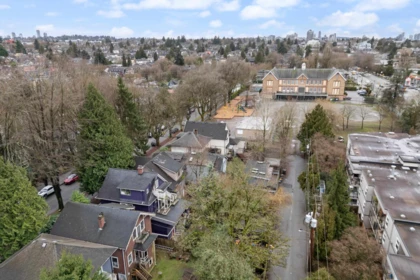 1437 E 10th Avenue, Vancouver, BC, Vancouver — Quadruplex for sale