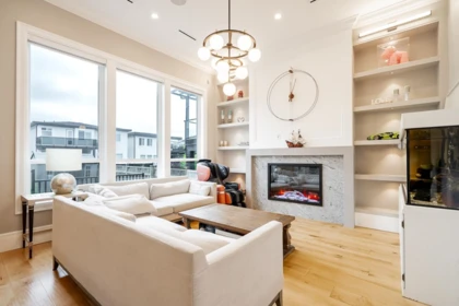 Kitchen Island Photo of 1720 166a Street, Surrey, BC