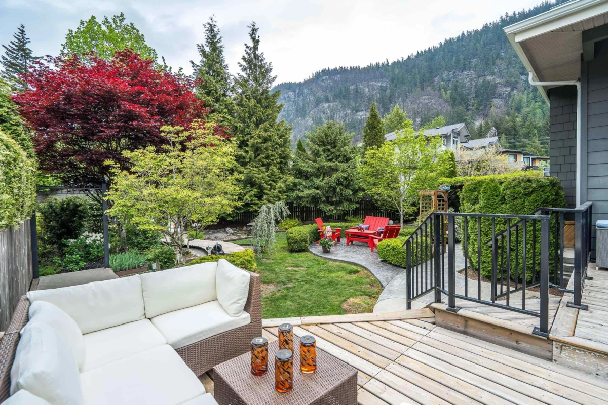 Living Room Photo of 41743 Honey Lane, Squamish, BC