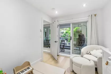 Entry Foyer Photo of 1533 E 5th Avenue, Vancouver, BC