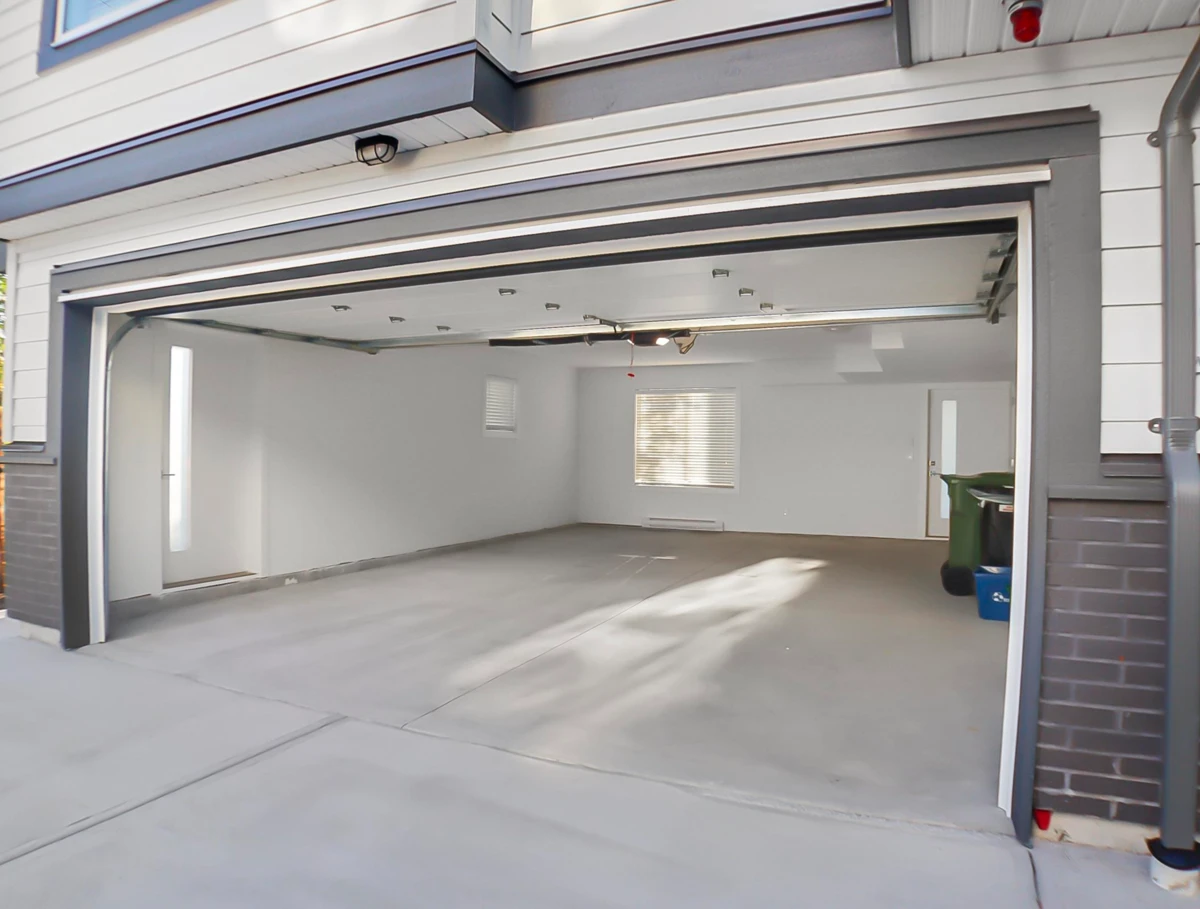 Living Room Photo of 20 23785 Dewdney Trunk Road, Maple Ridge, BC