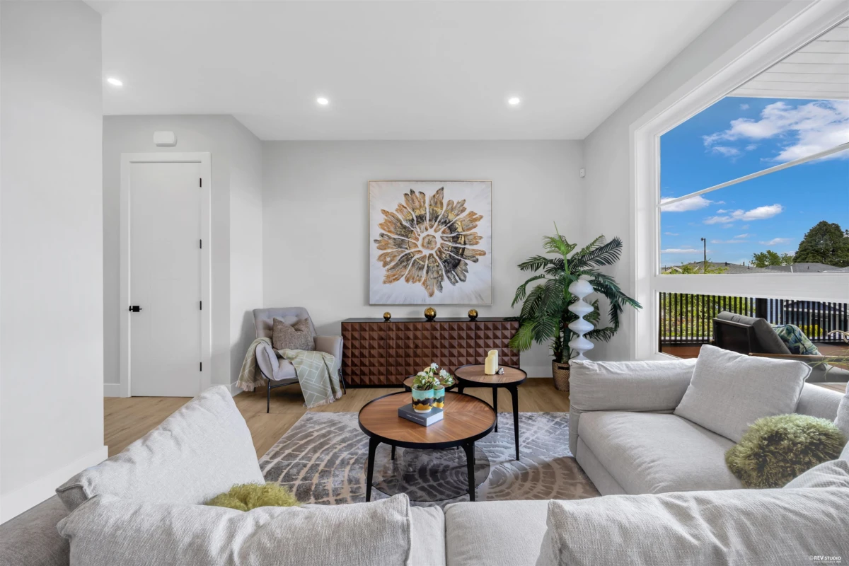 Family Room Photo of 946 Dansey Avenue, Coquitlam, BC