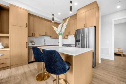 Kitchen Island Photo of 946 Dansey Avenue, Coquitlam, BC