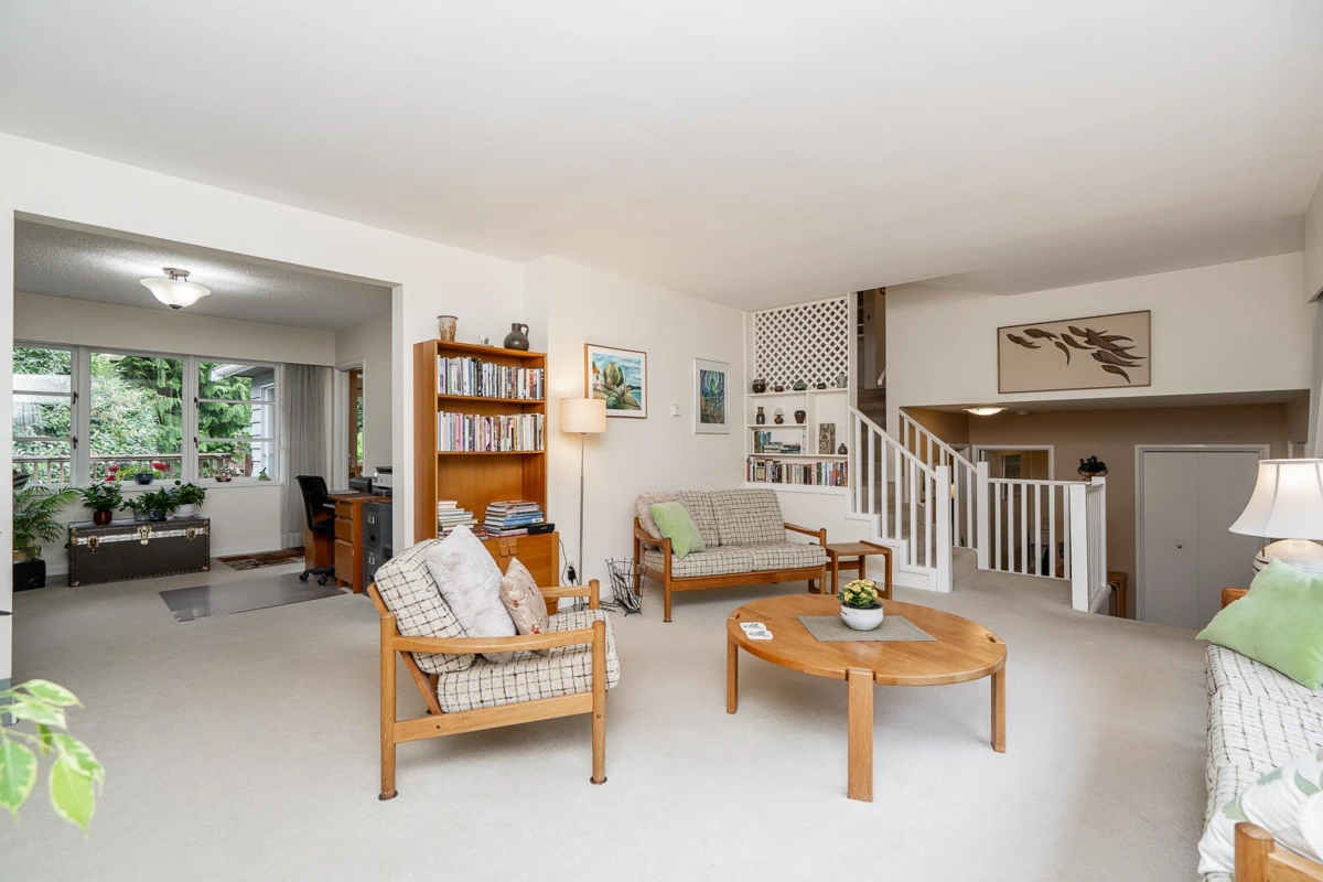Family Room Photo of 612 Hillcrest Street, Coquitlam, BC