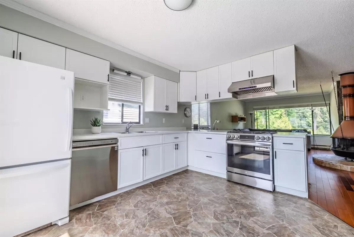 Dining Area Photo of 8076 19th Avenue, Burnaby, BC
