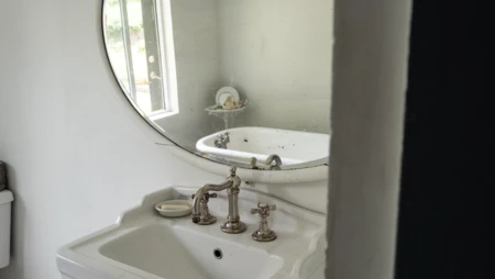 Laundry Room Photo of 577 Pratt Road, Gibsons, BC