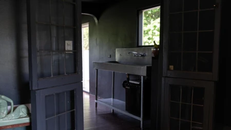 Primary Bathroom Photo of 577 Pratt Road, Gibsons, BC