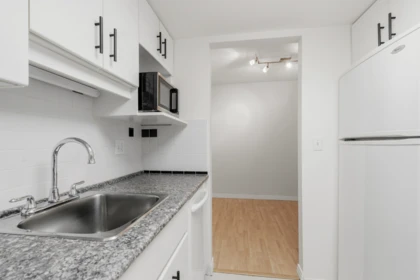 Kitchen Island Photo of 1216 34909 Old Yale Road, Abbotsford, BC
