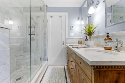 Powder Room Photo of 725 Fifth Street, New Westminster, BC
