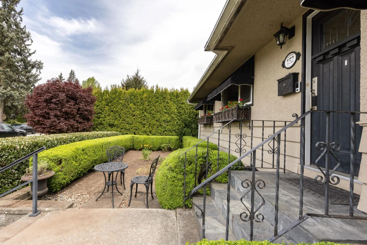 Living Room Photo of 152 Harvey Street, New Westminster, BC