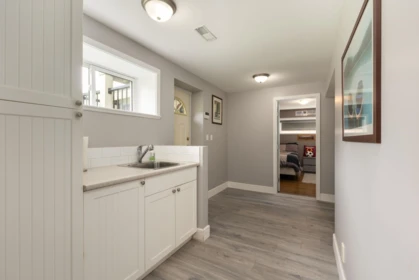 Hallway Photo of 152 Harvey Street, New Westminster, BC