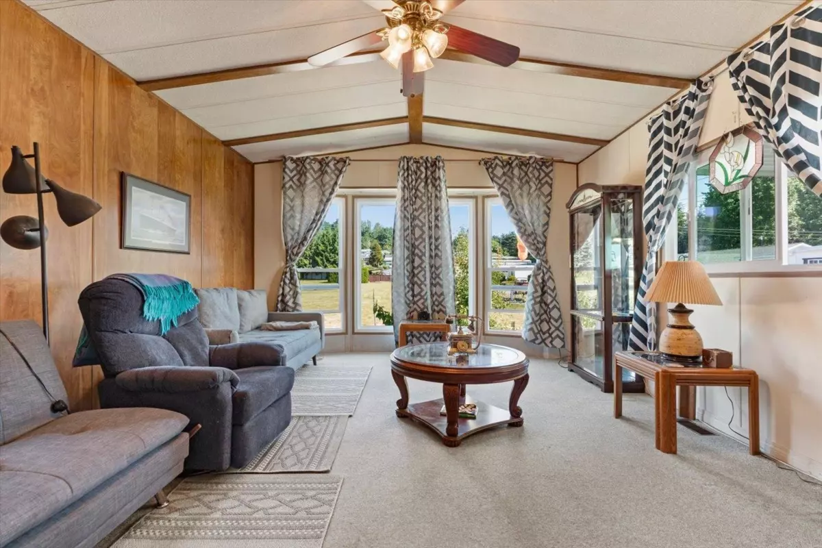 Family Room Photo of 217 27111 Avenue, Langley, BC