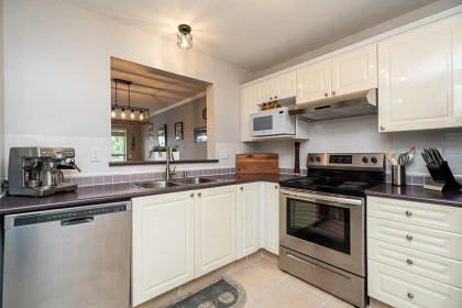 Breakfast Nook Photo of 312 7435 121a Street, Surrey, BC