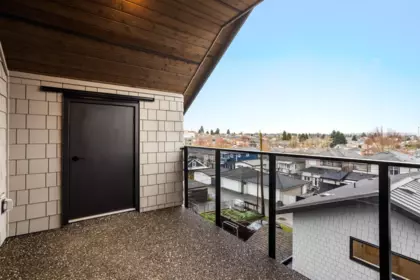 Basement Recreation Room Photo of 2 3275 Graveley Street, Vancouver, BC