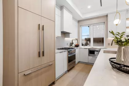 Breakfast Nook Photo of 2 3275 Graveley Street, Vancouver, BC