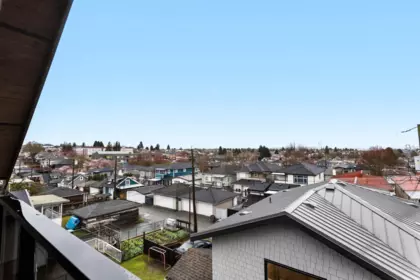 Laundry Room Photo of 2 3275 Graveley Street, Vancouver, BC
