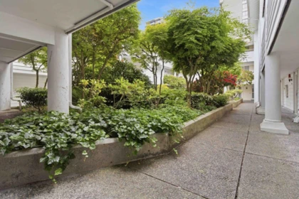 Hot Tub / Spa Photo of 301 707 8th Street, New Westminster, BC