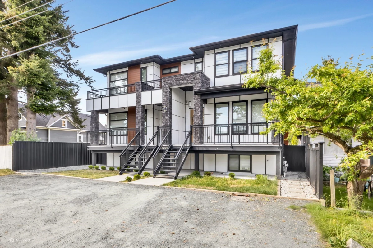 Exterior Rear Photo of 33227 5 Avenue, Mission, BC
