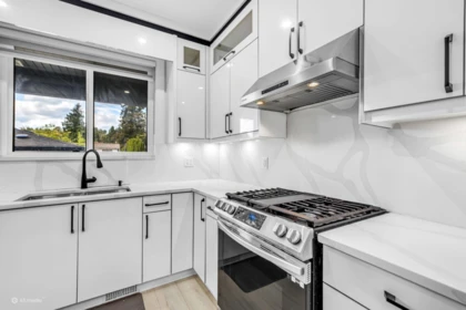 Walk-In Closet Photo of 33227 5 Avenue, Mission, BC