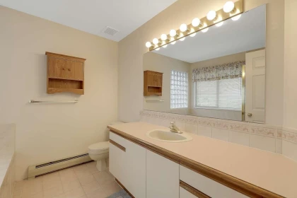 Entry Foyer Photo of 5136 Portland Street, Burnaby, BC