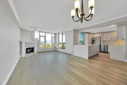 Kitchen Photo of 1702 13880 101st Avenue, Surrey, BC