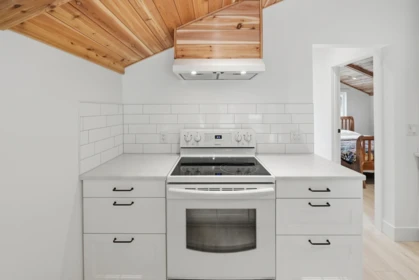 Primary Bedroom Photo of 675 Little Boulevard, Gabriola Island, BC