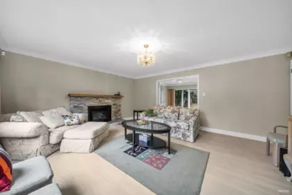 Hot Tub / Spa Photo of 3566 Regent Avenue, North Vancouver, BC
