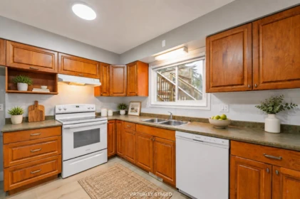 8024 Cedar Street, Mission, BC, Mission — Single Family Residence for sale