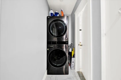 Basement Recreation Room Photo of 7068 129a Street, Surrey, BC