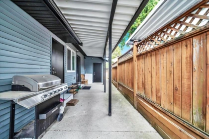 Laundry Room Photo of 7068 129a Street, Surrey, BC