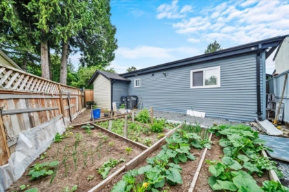 Swimming Pool Photo of 7068 129a Street, Surrey, BC