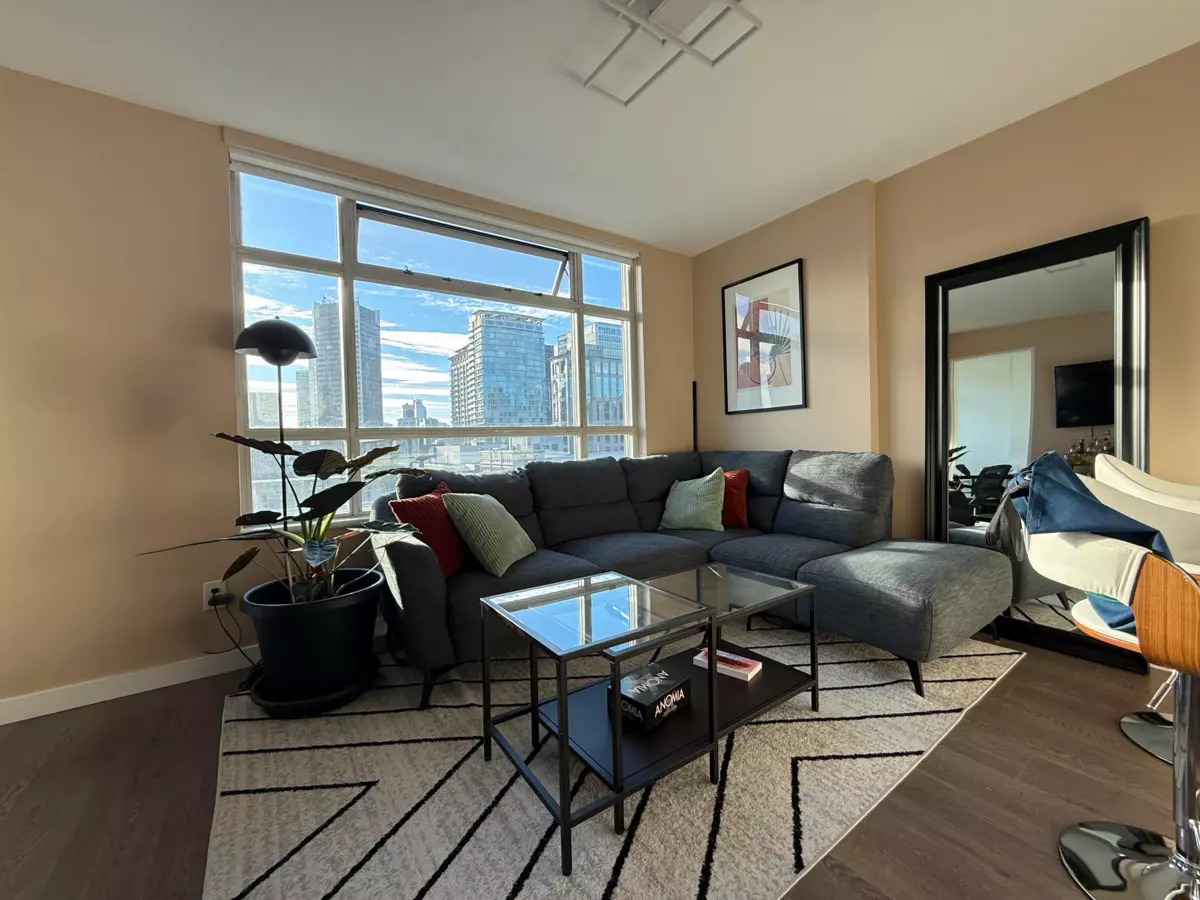 Living Room Photo of 1701 438 Seymour Street, Vancouver, BC
