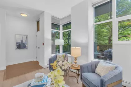 164 W 13th Street, North Vancouver, BC, North Vancouver — Townhouse for sale