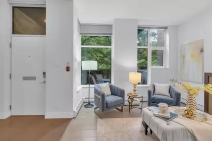 164 W 13th Street, North Vancouver, BC, North Vancouver — Townhouse for sale