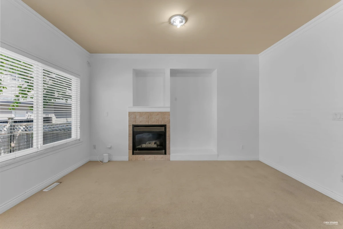 Family Room Photo of 6803 192 Street, Surrey, BC